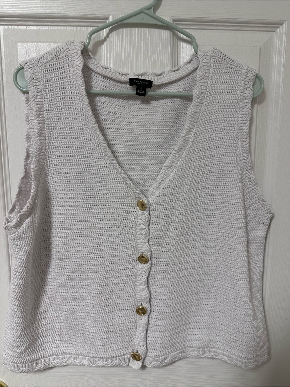 Ann Taylor White Sleeveless Knit Button-Front Tank